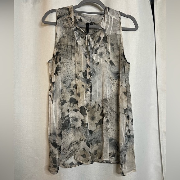 Bellatrix Sheer White and Black Rose Blouse Medium - Picture 9 of 9